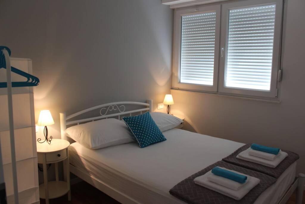 Banana Split Youth Apartment Экстерьер фото