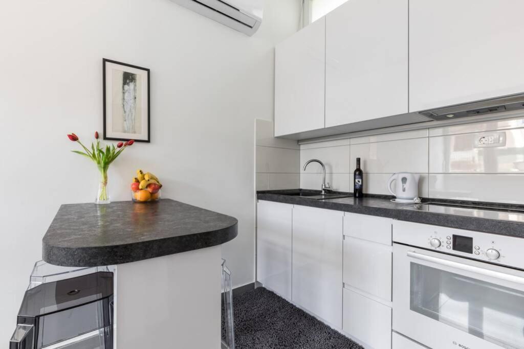 Banana Split Youth Apartment Экстерьер фото